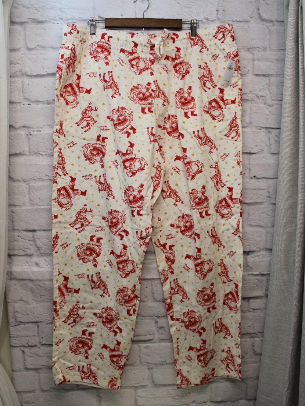 Old Navy Plus XXL Cream Red Flannel Vintage Style Santa Christmas Pajama Pants